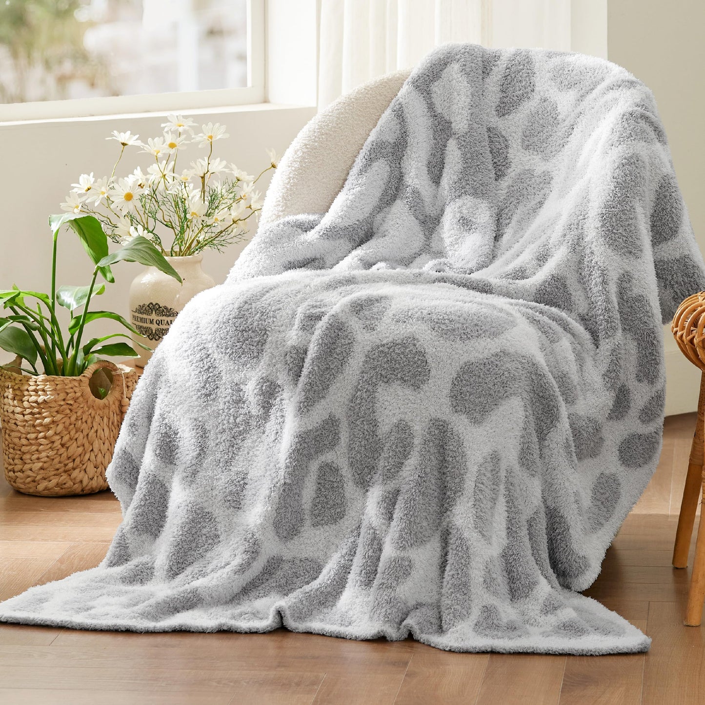 Bedsure Checkered Throw Blanket - Super Soft Knit Breathable Throw Blanket, Warm Cozy Fluffy Lightweight Summer Blanket for Couch Sofa Bed (50" x 60")